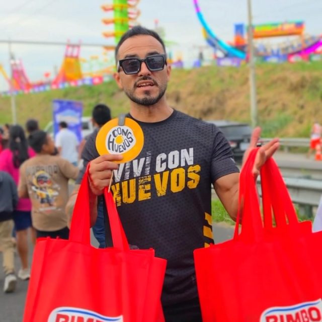 En vacaciones disfrutamos con las familias salvadoreñas, y las premiamos gracias a @resuelveconbimbocentroamerica 🤩🙌🏼✨
Gracias a todos por participar y divertirse junto a nosotros