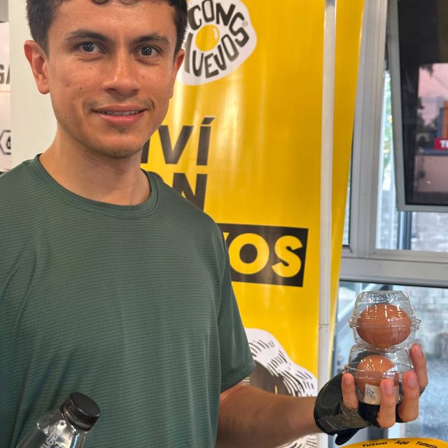 La hemos pasado espectacular junto a ustedes en @levelup.elsalvador 😎🍳✨
Vos pones el esfuerzo, nosotros las proteínas, juntos construimos tu masa muscular 💪🏼☺️
¡Viví Con Huevos!