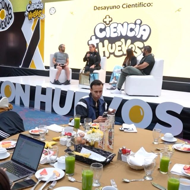 Así vivimos nuestro desayuno científico: “+Ciencia, + Huevos” 🍳😎✨🙌🏼 gracias a nuestros panelistas, a nuestra conferencista, patrocinadores y asistentes, por hacer posible este evento y por darle el valor que merecen LOS HUEVOS 🔥😎🍳 en la nutrición de El Salvador 🇸🇻 
.
.
.